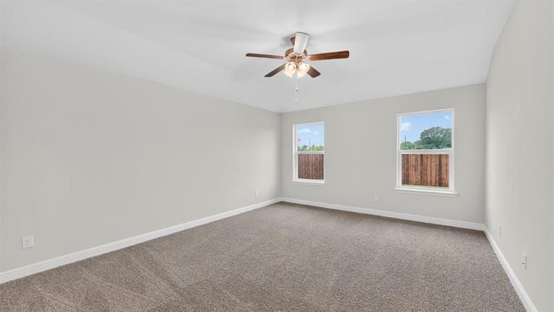 213 SANDSTONE Circle, Granbury TX 76048 - Photo 10
