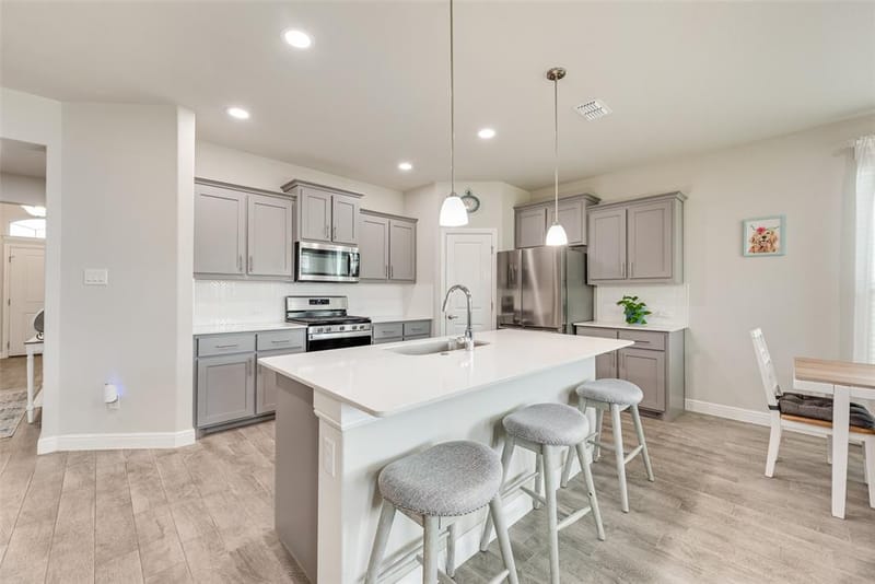517 Frenchpark Drive, Fort Worth TX 76052 - Photo 7