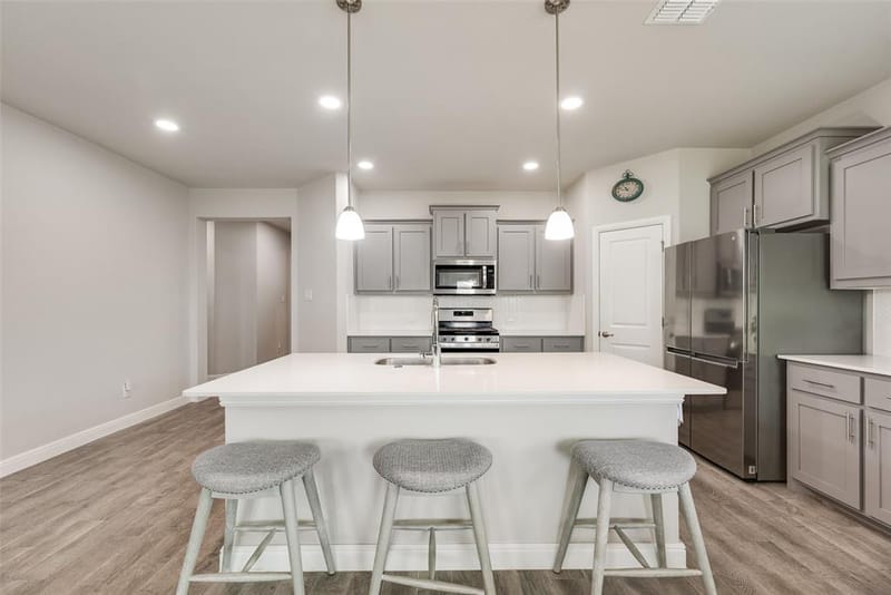 517 Frenchpark Drive, Fort Worth TX 76052 - Photo 8