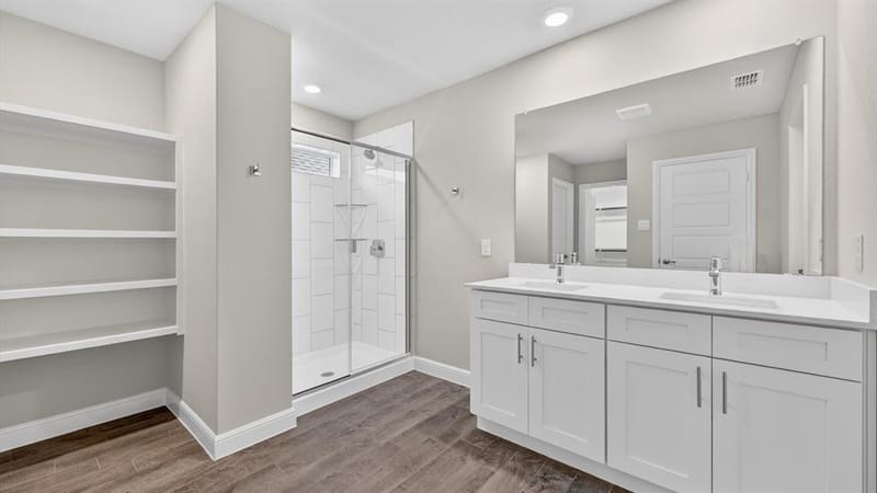 207 SANDSTONE Circle, Granbury TX 76048 - Photo 11