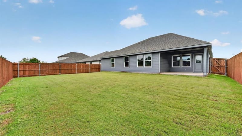 207 SANDSTONE Circle, Granbury TX 76048 - Photo 19