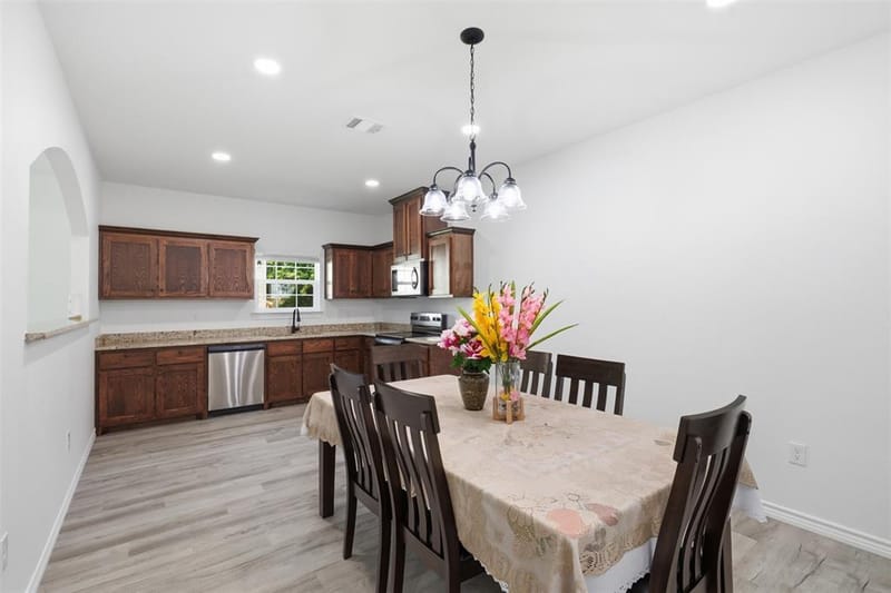 1201 E 8th St, Mount Pleasant TX 75455 - Photo 13