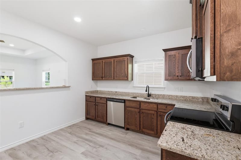 1201 E 8th St, Mount Pleasant TX 75455 - Photo 10