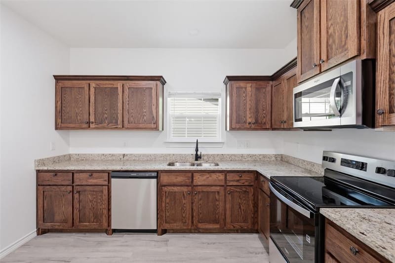 1201 E 8th St, Mount Pleasant TX 75455 - Photo 8