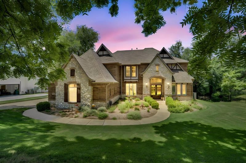 1811 Magic Valley Lane, Cedar Hill TX 75104 - Photo 3