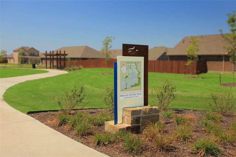 810 Gentle Bird Drive, Lavon TX 75166 - Photo 11