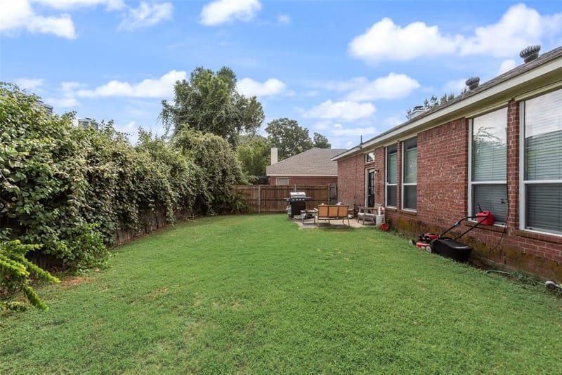8169 Royal Terrace Lane, Fort Worth TX 76120 - Photo 13