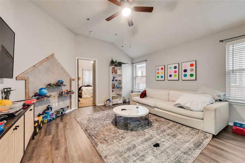 8169 Royal Terrace Lane, Fort Worth TX 76120 - Photo 8