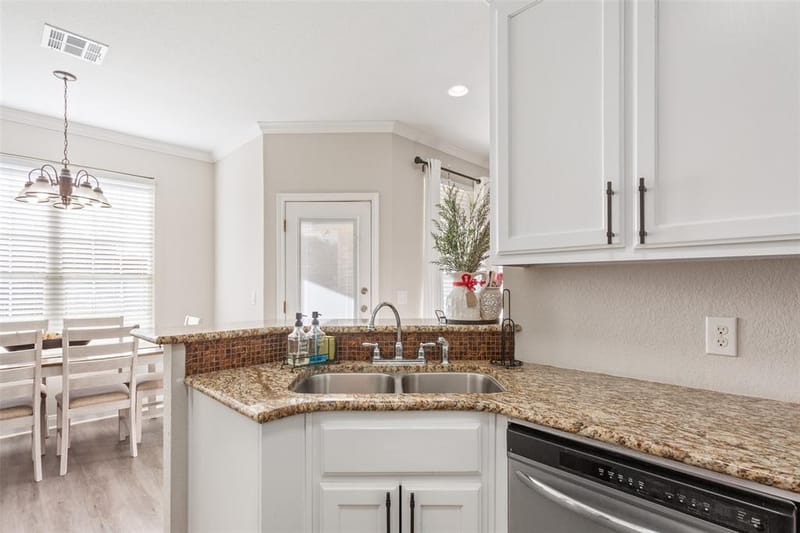 187 Ashland Drive, Woodway TX 76712 - Photo 13
