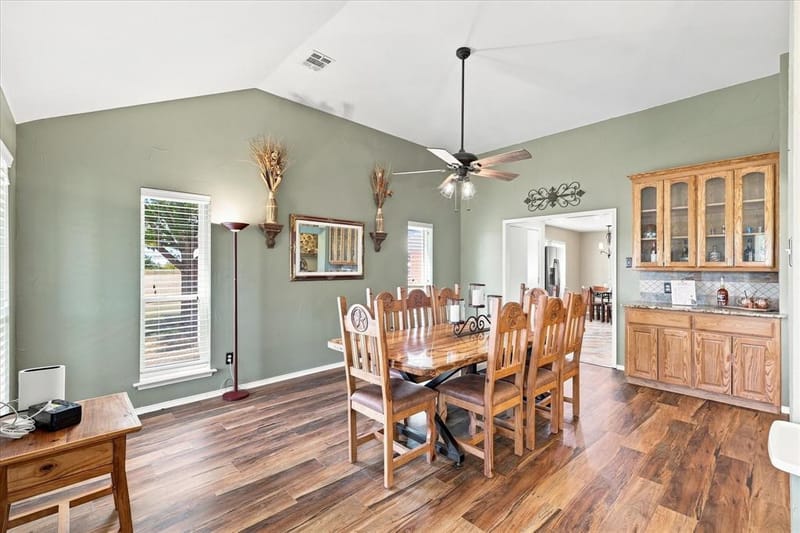 11555 Plainview Road, Krum TX 76249 - Photo 13