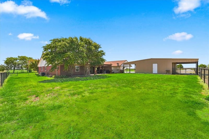 11555 Plainview Road, Krum TX 76249 - Photo 33