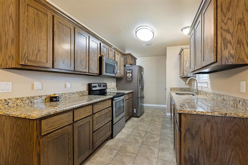 625 Park Center Boulevard, Saginaw TX 76179 - Photo 13