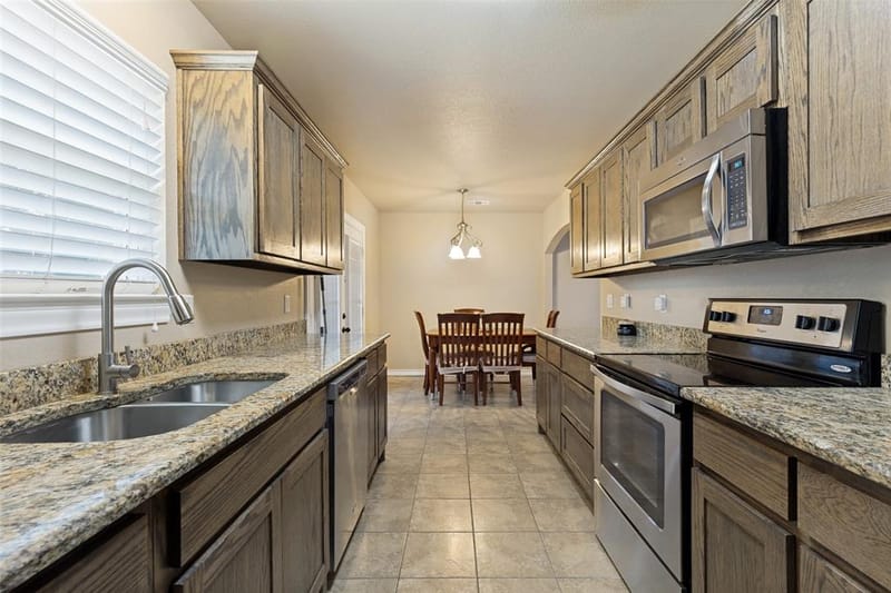 625 Park Center Boulevard, Saginaw TX 76179 - Photo 12