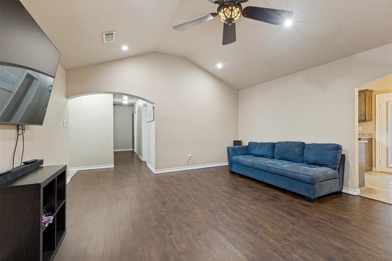 625 Park Center Boulevard, Saginaw TX 76179 - Photo 9