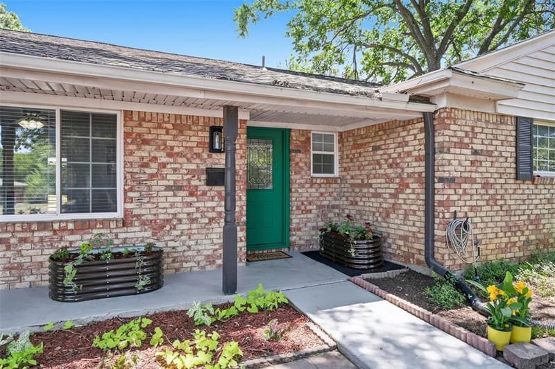 5629 Wharton Drive, Fort Worth TX 76133 - Photo 2