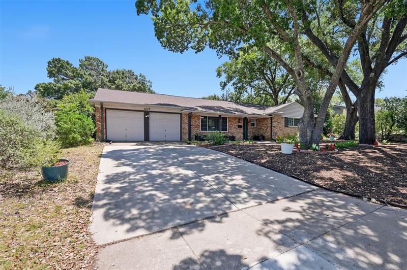 5629 Wharton Drive, Fort Worth TX 76133 - Photo 4