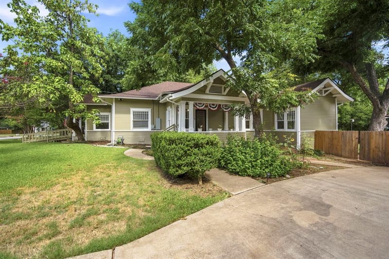 313 Corsicana Street, Hillsboro TX 76645 - Photo 6