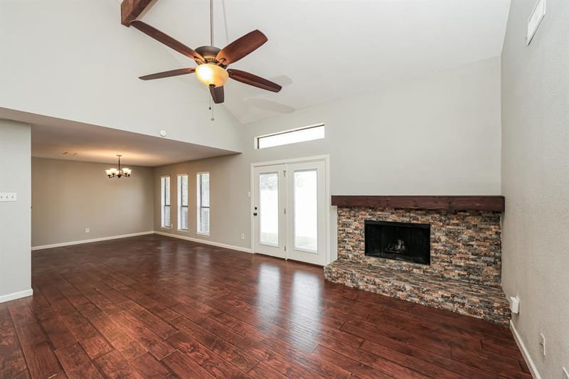 1107 Carrington Court, Irving TX 75060 - Photo 3