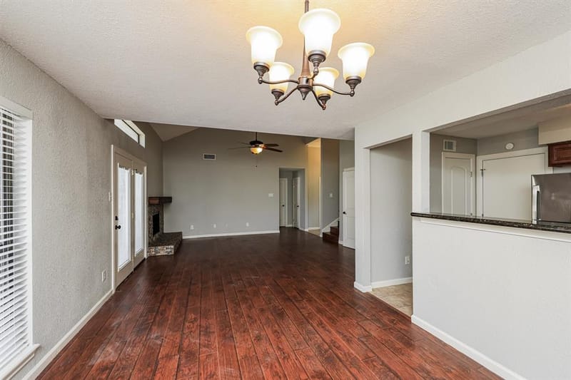 1107 Carrington Court, Irving TX 75060 - Photo 9