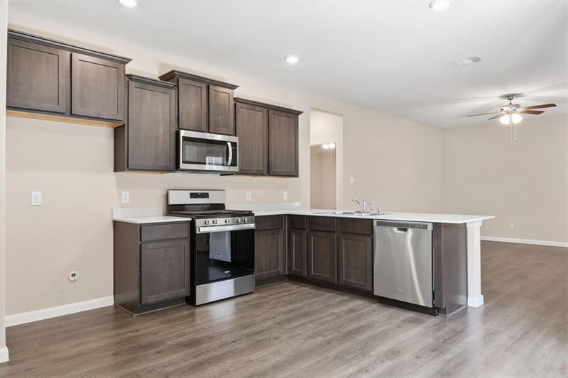 3921 Oak Creek Circle, Denison TX 75020 - Photo 9