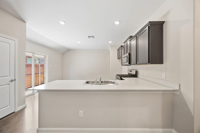 3921 Oak Creek Circle, Denison TX 75020 - Photo 15