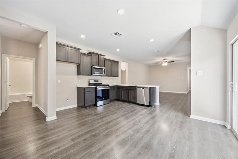 3921 Oak Creek Circle, Denison TX 75020 - Photo 8