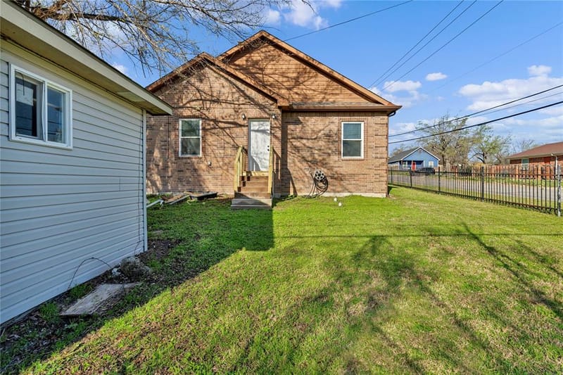 3022 Loving Avenue, Fort Worth TX 76106 - Photo 29