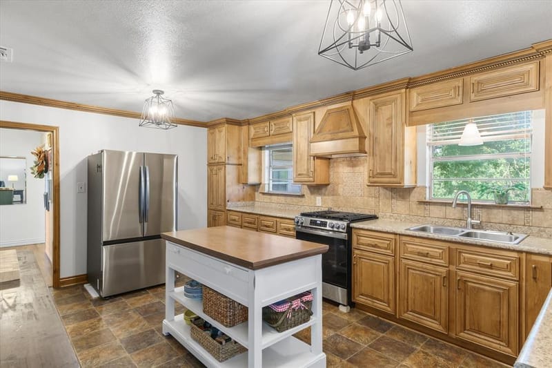 603 N 4th Street, Wills Point TX 75169 - Photo 2
