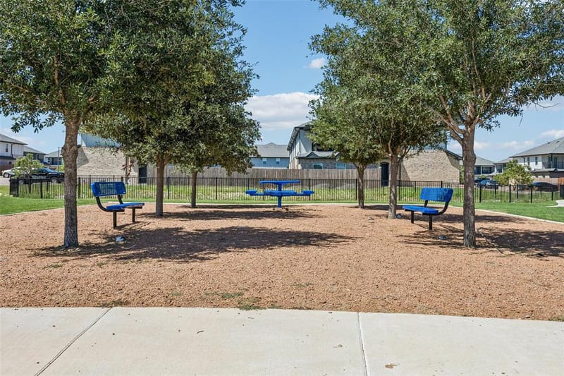 1325 Summerset Lane, Burleson TX 76028 - Photo 32