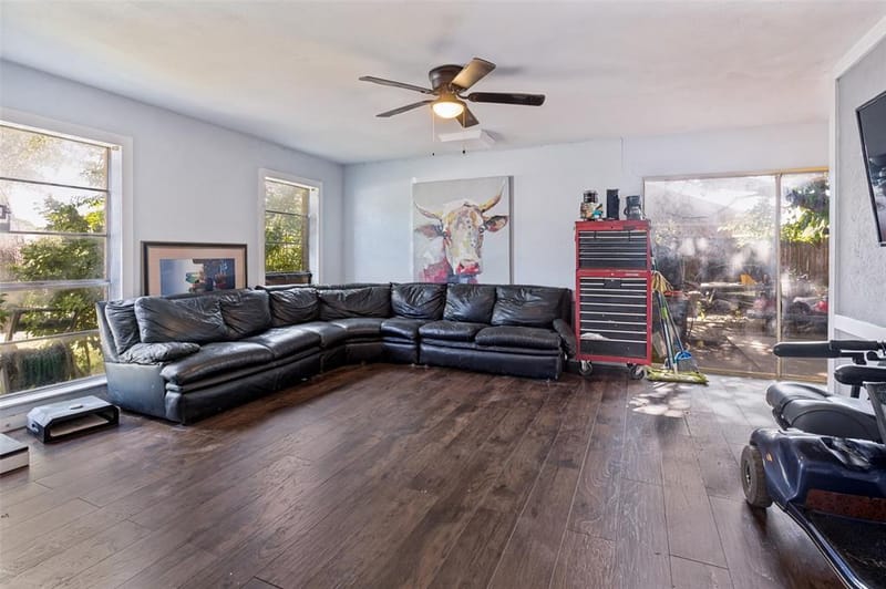 422 N Holiday Drive, Grand Prairie TX 75052 - Photo 7