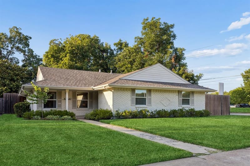 10647 Chesterton Drive, Dallas TX 75238 - Photo 32