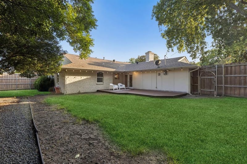 10647 Chesterton Drive, Dallas TX 75238 - Photo 28