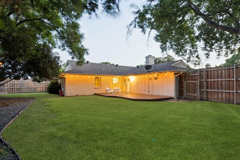 10647 Chesterton Drive, Dallas TX 75238 - Photo 30