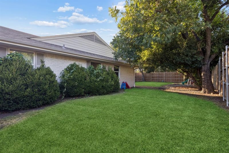 10647 Chesterton Drive, Dallas TX 75238 - Photo 29