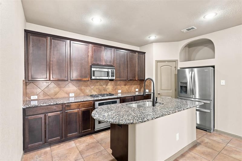 6918 Nava, Grand Prairie TX 75054 - Photo 10