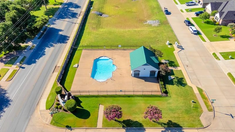 808 Chestnut Grove Drive, Cleburne TX 76033 - Photo 33