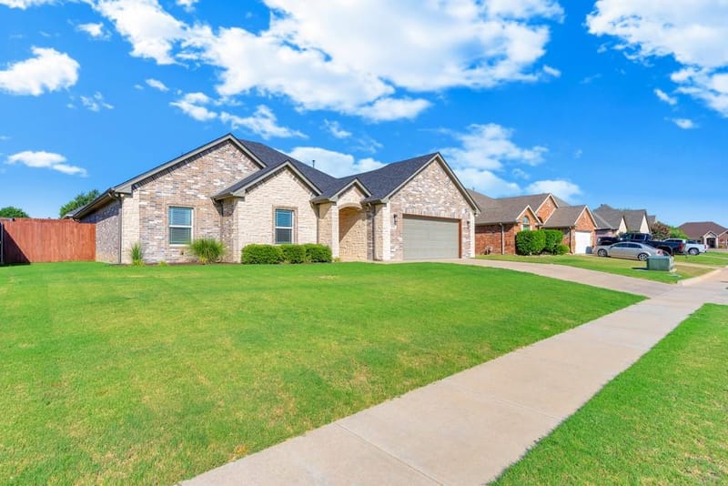 808 Chestnut Grove Drive, Cleburne TX 76033 - Photo 35