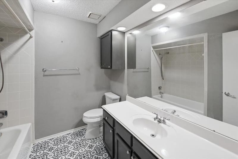 200 Almond Lane, Euless TX 76039 - Photo 16