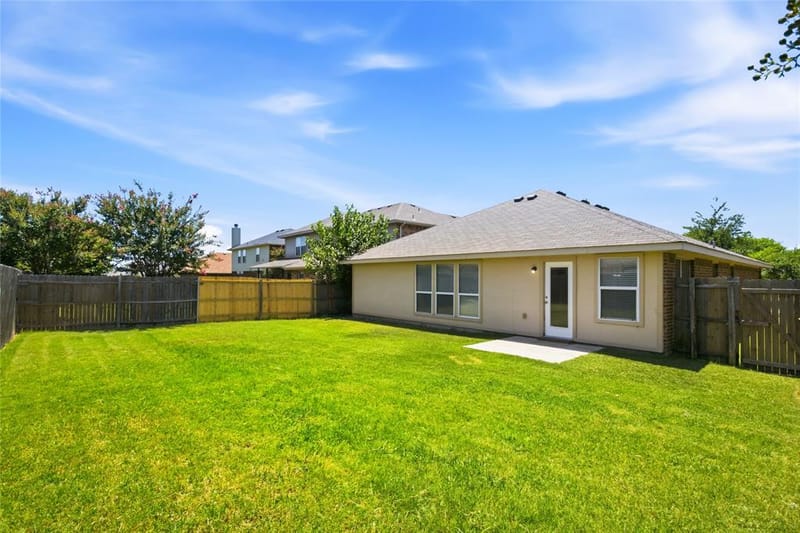 2712 Mockingbird Street, Royse City TX 75189 - Photo 30
