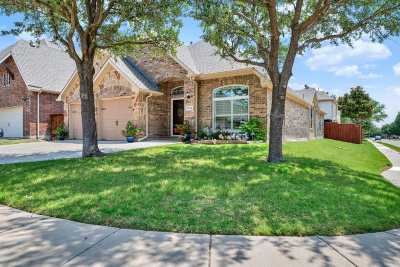 5729 New Castle Drive, Richardson TX 75082 - Photo 2