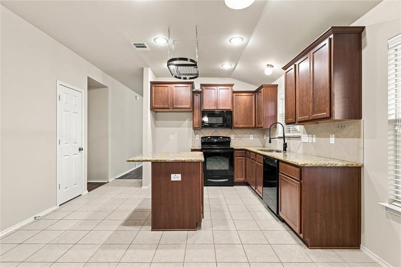 6541 Serena Lane, Waco TX 76712 - Photo 12