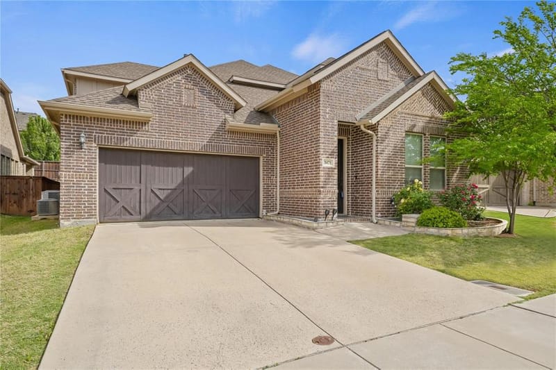 3421 Poinsettia Way, Irving TX 75038 - Photo 2