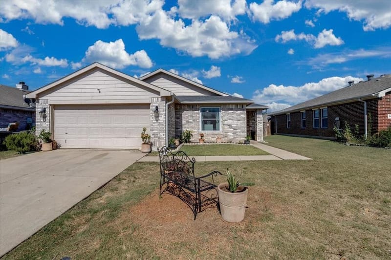2612 Diver Court, Fort Worth TX 76119 - Photo 12
