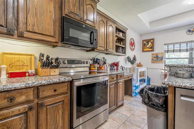 1305 E Apache Trail, Granbury TX 76048 - Photo 32