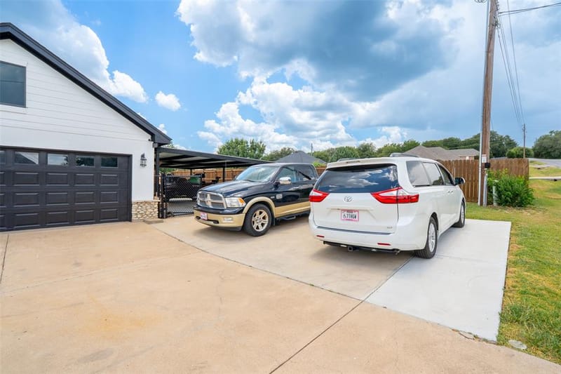 1305 E Apache Trail, Granbury TX 76048 - Photo 10