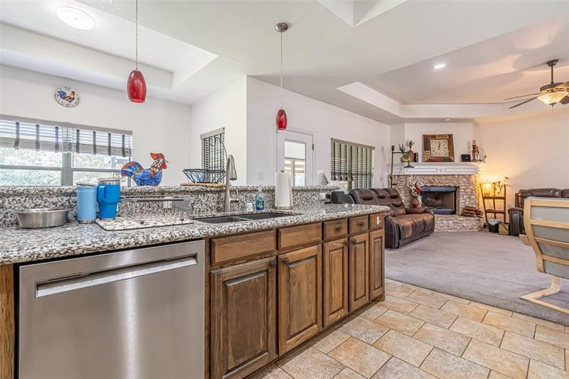 1305 E Apache Trail, Granbury TX 76048 - Photo 33