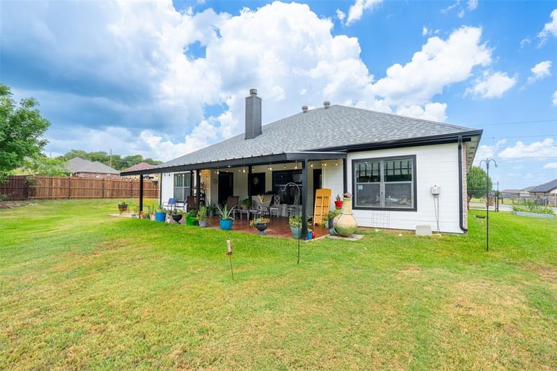 1305 E Apache Trail, Granbury TX 76048 - Photo 18