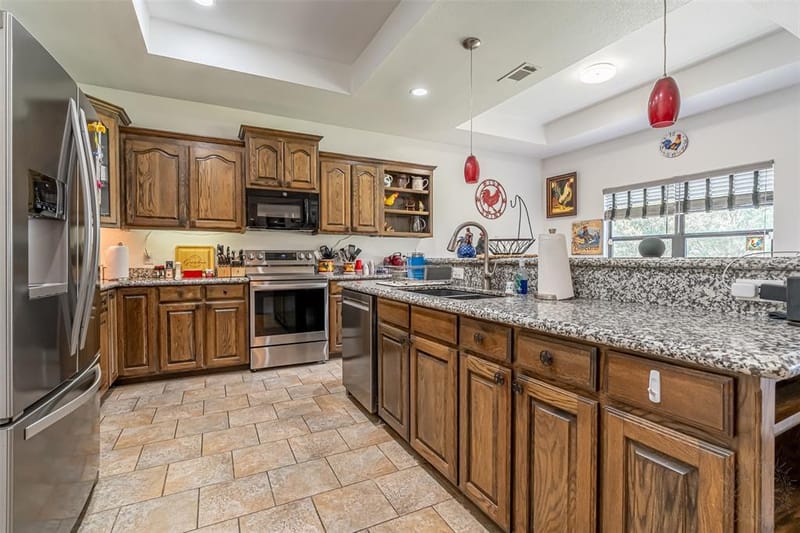 1305 E Apache Trail, Granbury TX 76048 - Photo 31