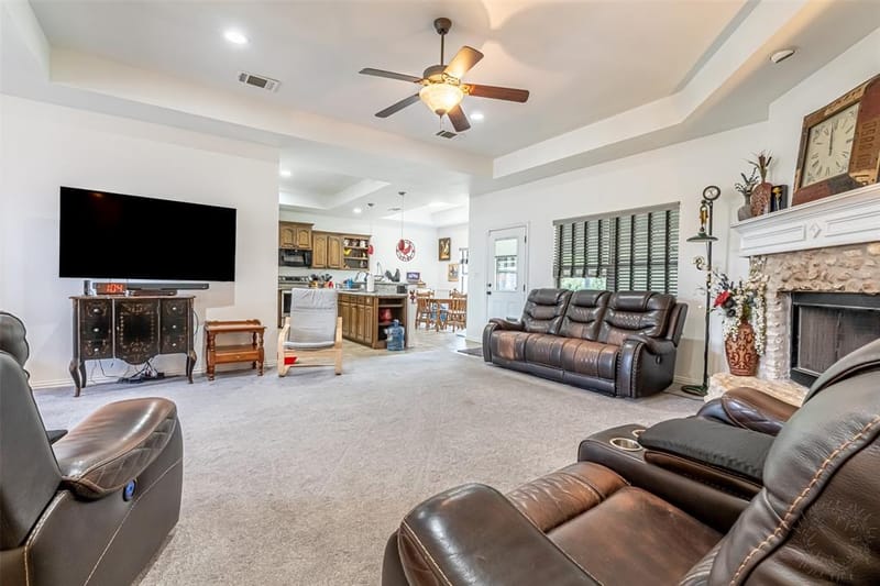 1305 E Apache Trail, Granbury TX 76048 - Photo 29