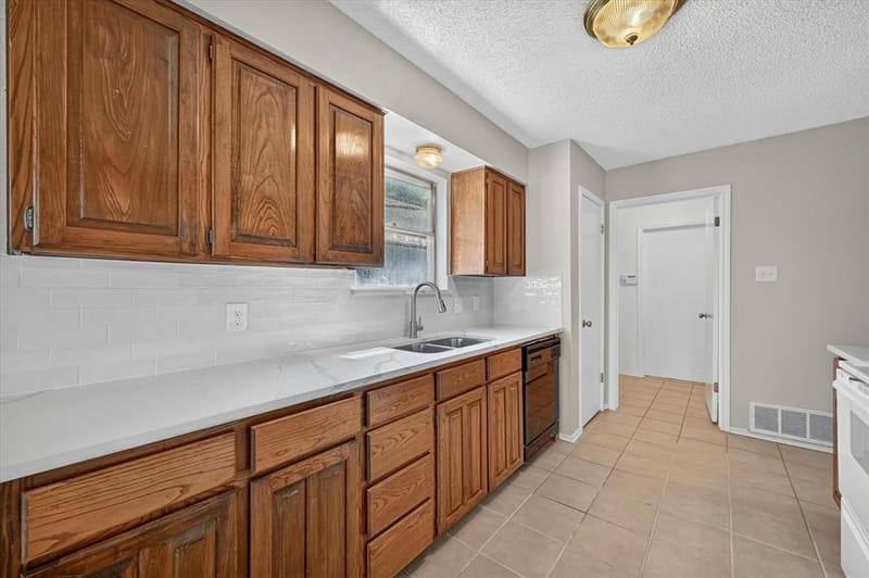 3619 Ceran Drive, Arlington TX 76016 - Photo 12